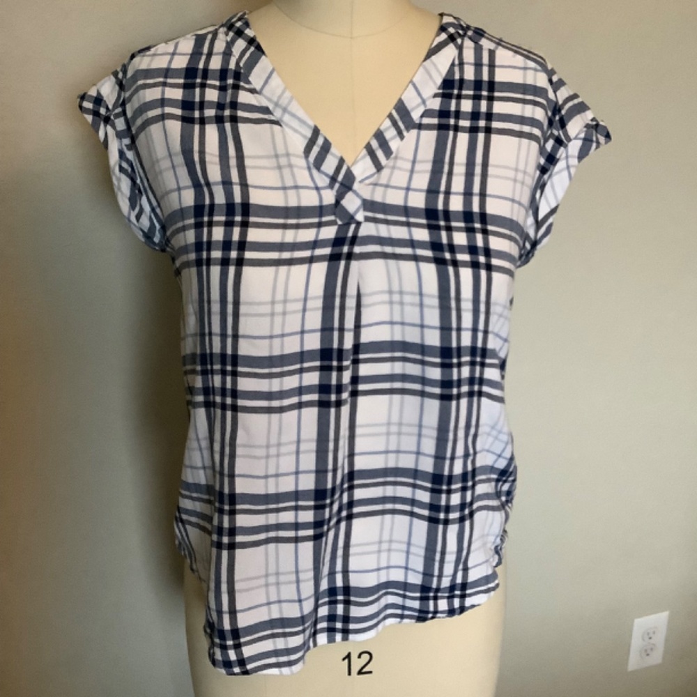 Size Small - Picture 8 of 8